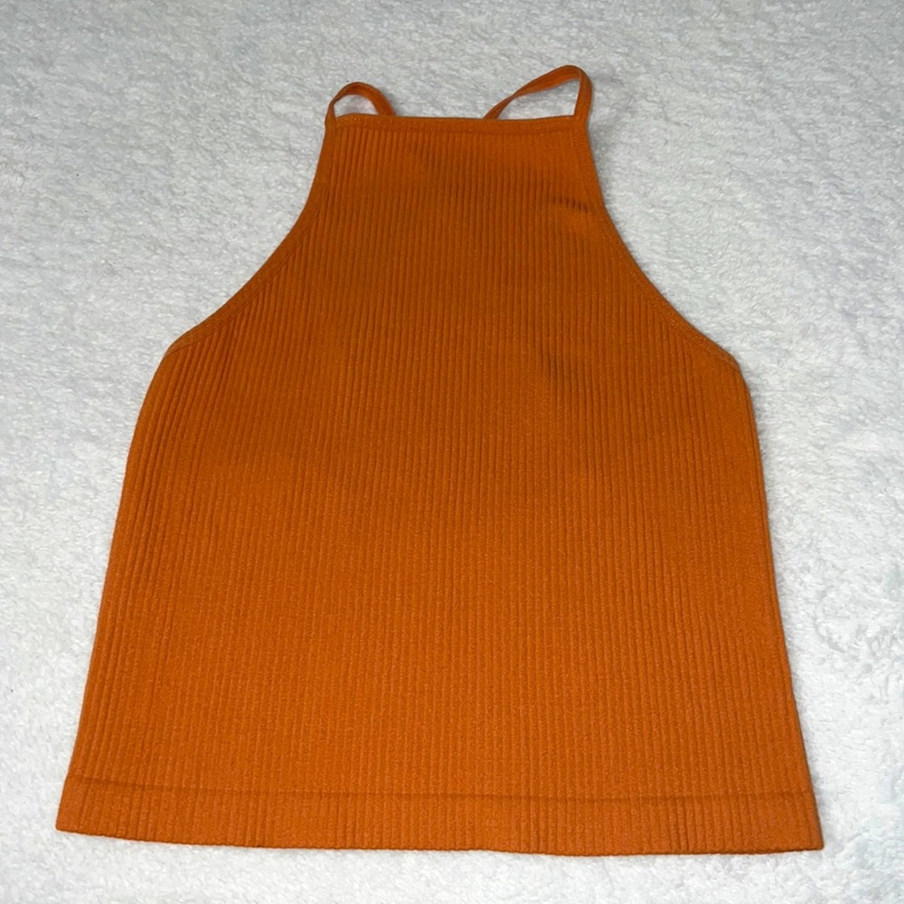 Semi backless crop top